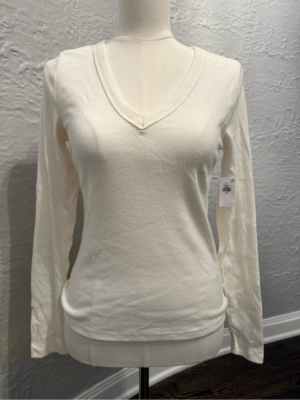 Old Navy Cream V-Neck Long Sleeve Top